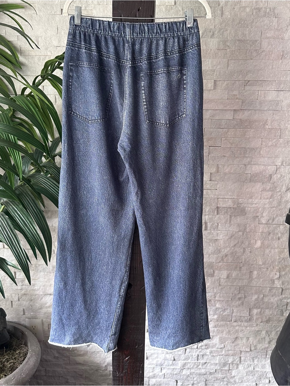 rag & bone Wide-Leg Two Tone Frayed Hem Miramar Jeans in Washed Blue Size Small - Picture 9 of 9